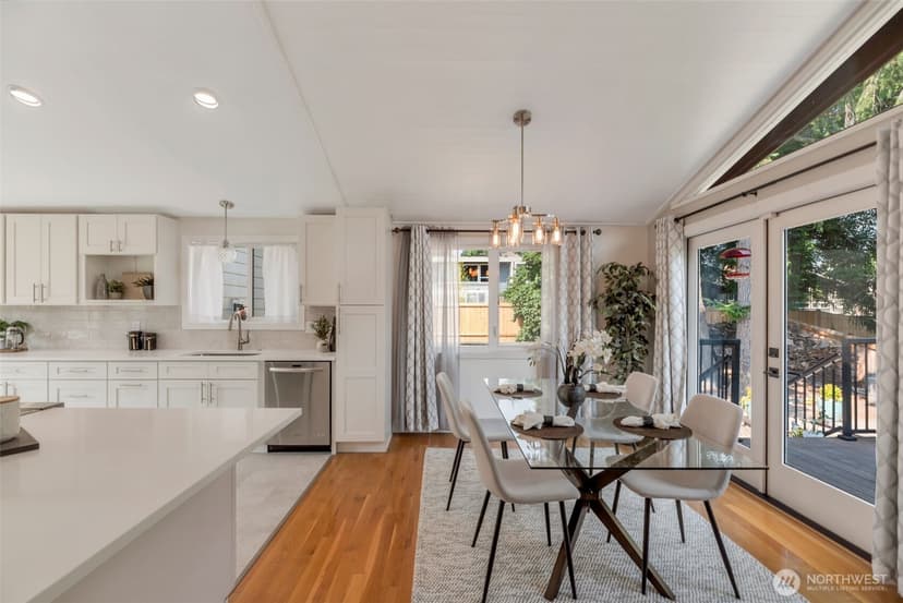Property photo for 18804 64th Avenue NE, Kenmore photo 11