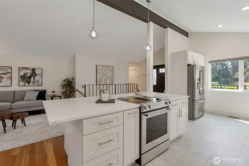 Property photo for 18804 64th Avenue NE, Kenmore photo 14