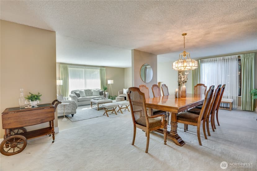 Property photo for 11409 Cloverdale Court SW, Lakewood photo 4