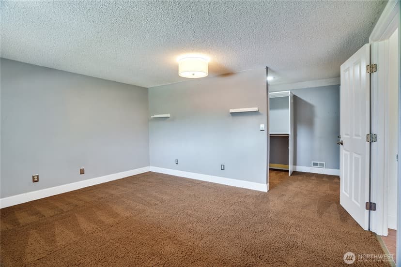 Property photo for 11409 Cloverdale Court SW, Lakewood photo 20
