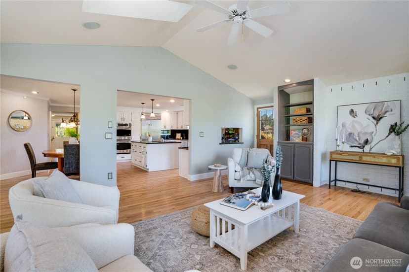 Property photo for 11409 Cloverdale Court SW, Lakewood photo 12