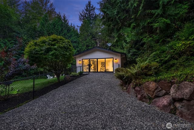Property photo for 19301 224th Court NE, Woodinville photo 4