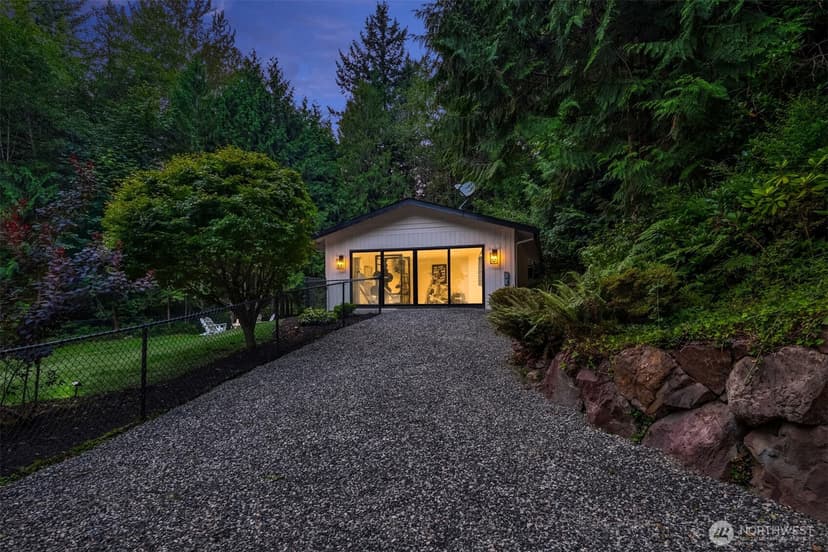Property photo for 19301 224th Court NE, Woodinville photo 4