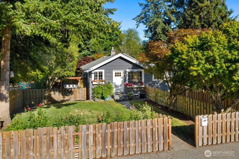 Property photo for 3226 48th Avenue SW, Seattle photo 30