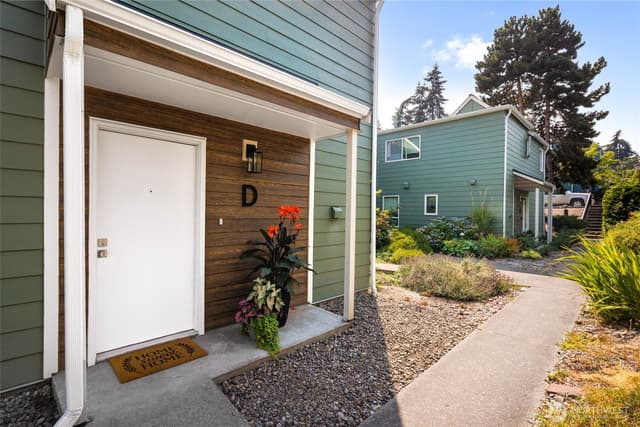 Property photo for 8408 25th Avenue SW #D, Seattle photo 2