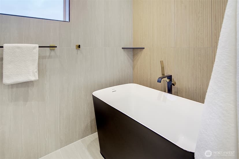 Property photo for 7008 Linden Avenue N, Seattle photo 19