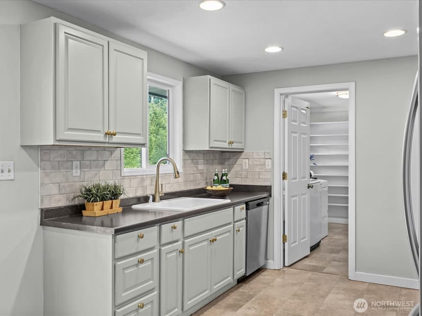 Property photo for 22628 87th Avenue W, Edmonds photo 17
