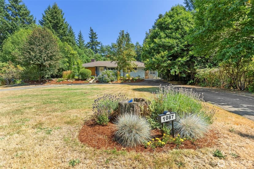 Property photo for 1087 Baby Doll Road E, Port Orchard photo 2