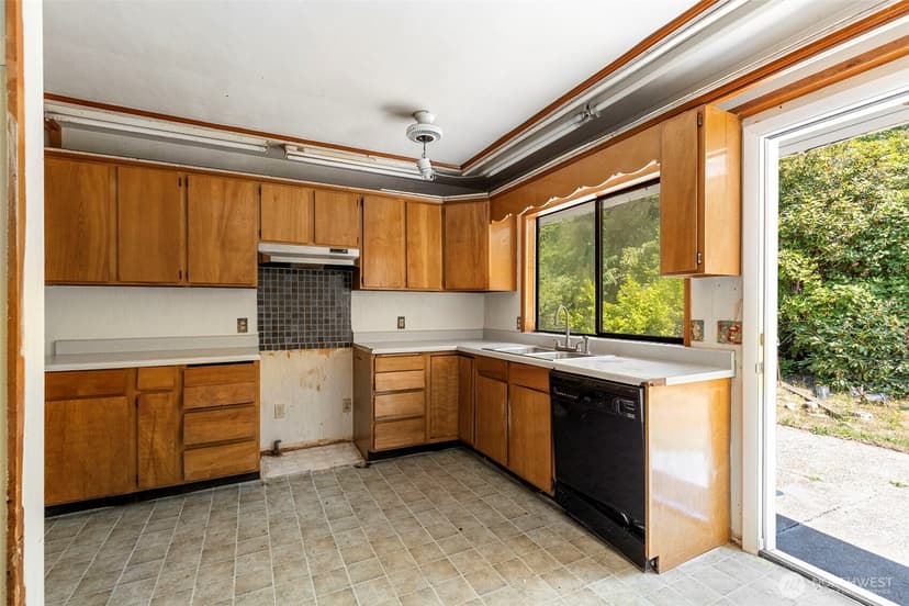 Property photo for 1087 Baby Doll Road E, Port Orchard photo 8