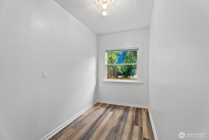 Property photo for 5509 Kensington Place N, Seattle photo 5