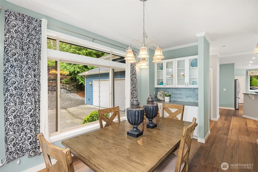 Property photo for 211 210th Avenue NE, Sammamish photo 8