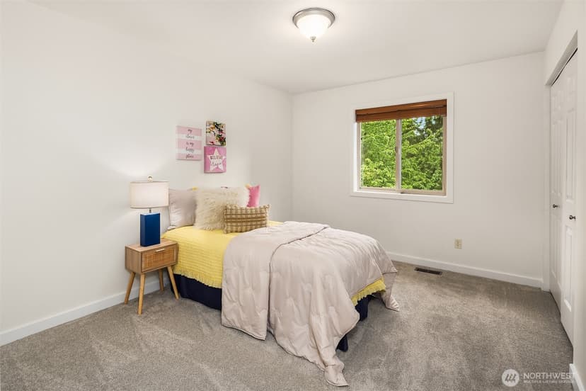 Property photo for 211 210th Avenue NE, Sammamish photo 15
