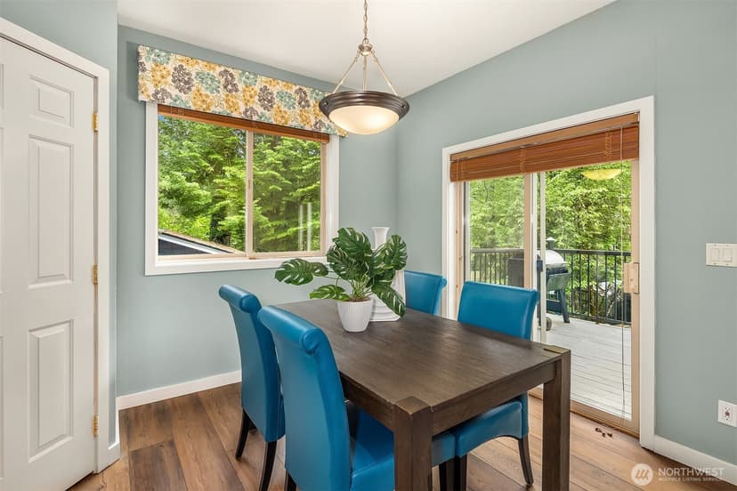 Property photo for 211 210th Avenue NE, Sammamish photo 6