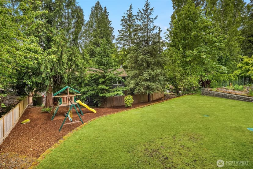 Property photo for 211 210th Avenue NE, Sammamish photo 26