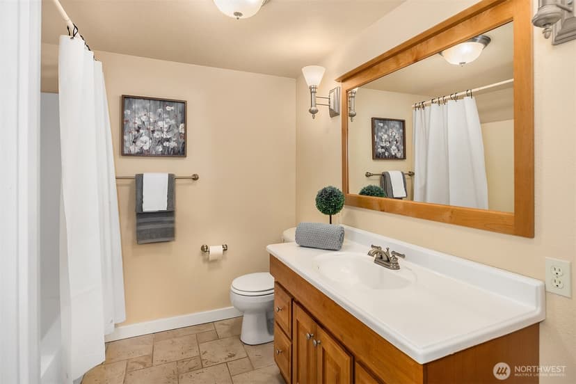 Property photo for 211 210th Avenue NE, Sammamish photo 23