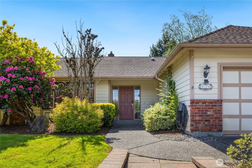 Property photo for 826 169th Place SW, Lynnwood photo 2