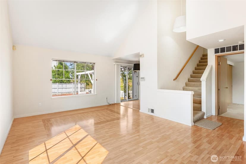 Property photo for 10914 SE 169th Place, Renton photo 4