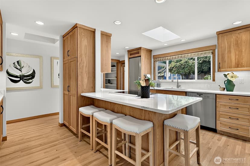 Property photo for 7247 SE 29th Street, Mercer Island photo 9