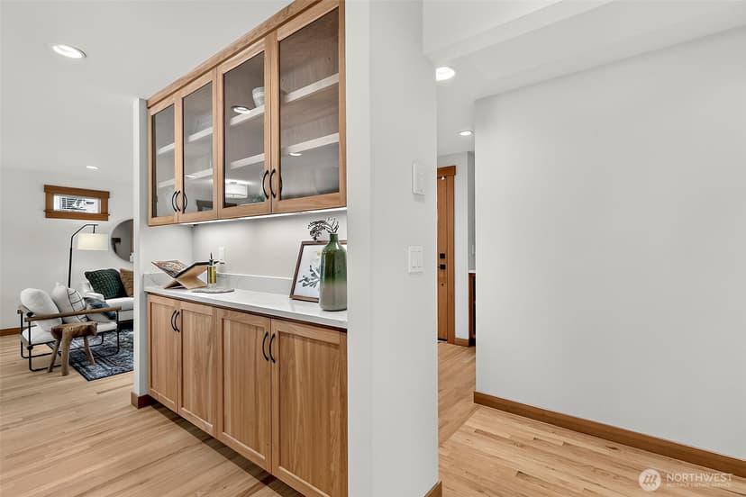Property photo for 7247 SE 29th Street, Mercer Island photo 11