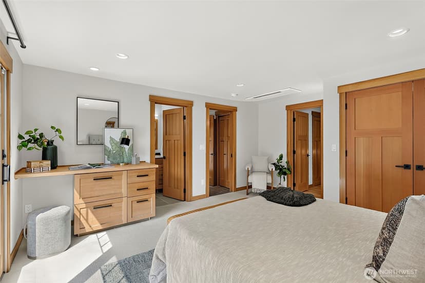 Property photo for 7247 SE 29th Street, Mercer Island photo 19