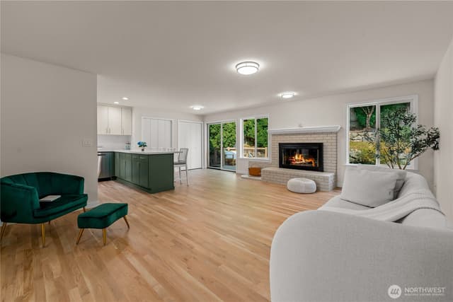 Property photo for 1812 Lumley Avenue, Mukilteo photo 4