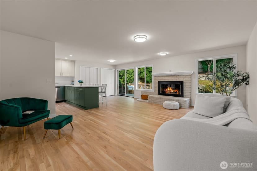 Property photo for 1812 Lumley Avenue, Mukilteo photo 4