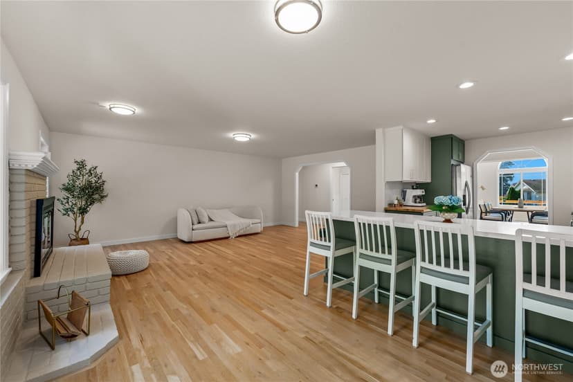 Property photo for 1812 Lumley Avenue, Mukilteo photo 9