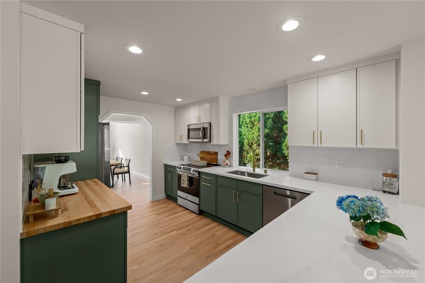 Property photo for 1812 Lumley Avenue, Mukilteo photo 8