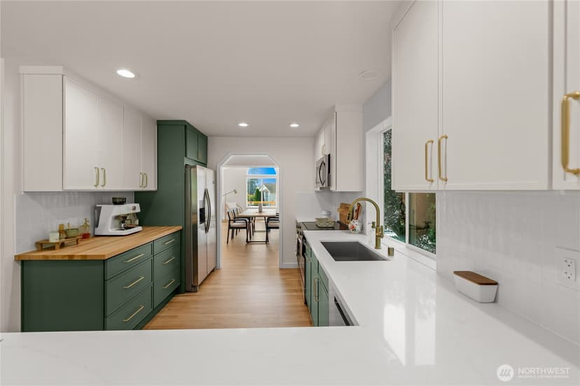 Property photo for 1812 Lumley Avenue, Mukilteo photo 7