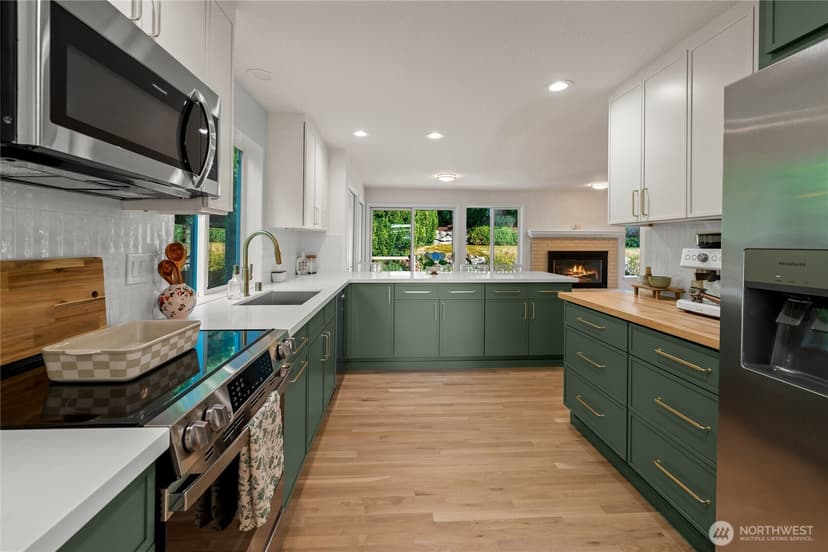 Property photo for 1812 Lumley Avenue, Mukilteo photo 6