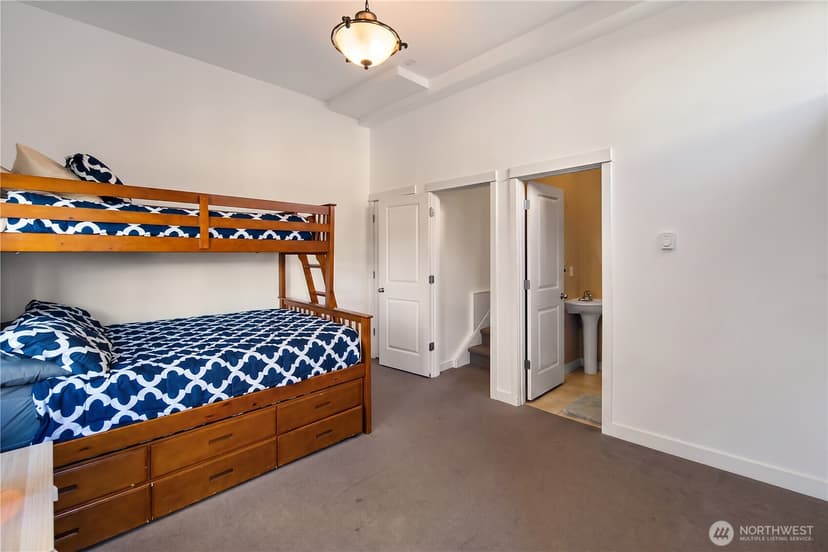 Property photo for 226 B 26th Avenue E, Seattle photo 16