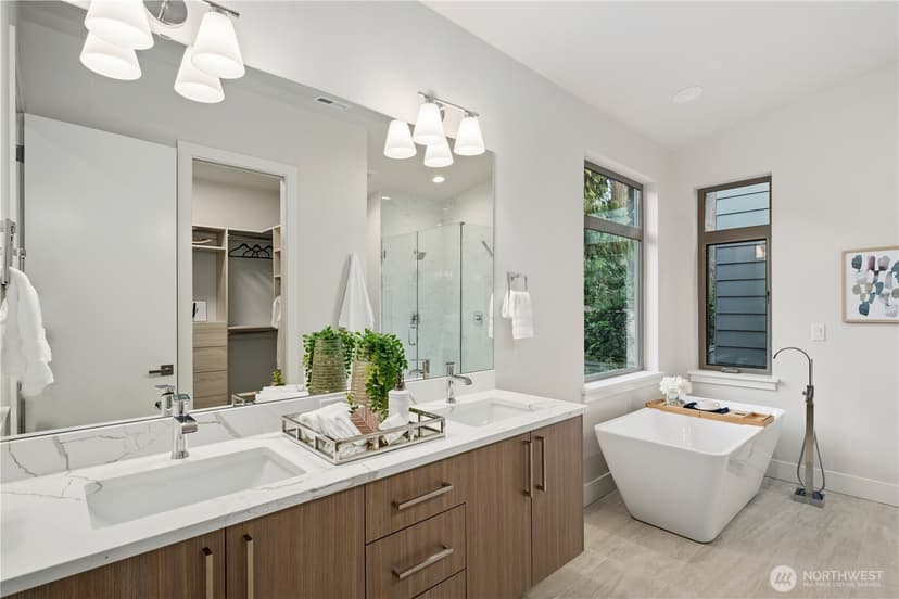 Property photo for 12315 NE 70th Lane, Kirkland photo 19