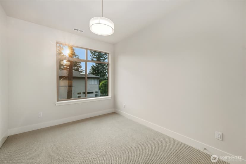 Property photo for 12315 NE 70th Lane, Kirkland photo 24