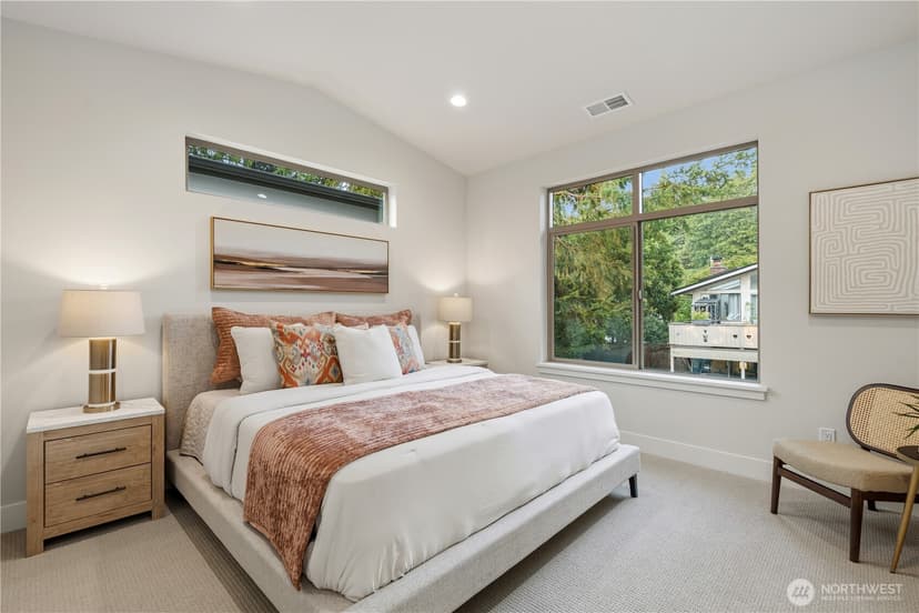 Property photo for 12315 NE 70th Lane, Kirkland photo 17