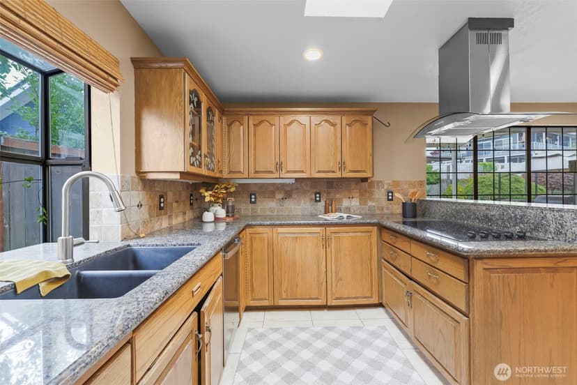 Property photo for 1871 N Skyline Drive, Tacoma photo 8