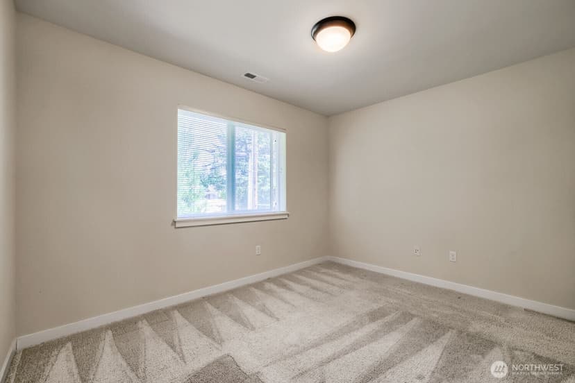 Property photo for 2405 192nd Place SW, Lynnwood photo 16