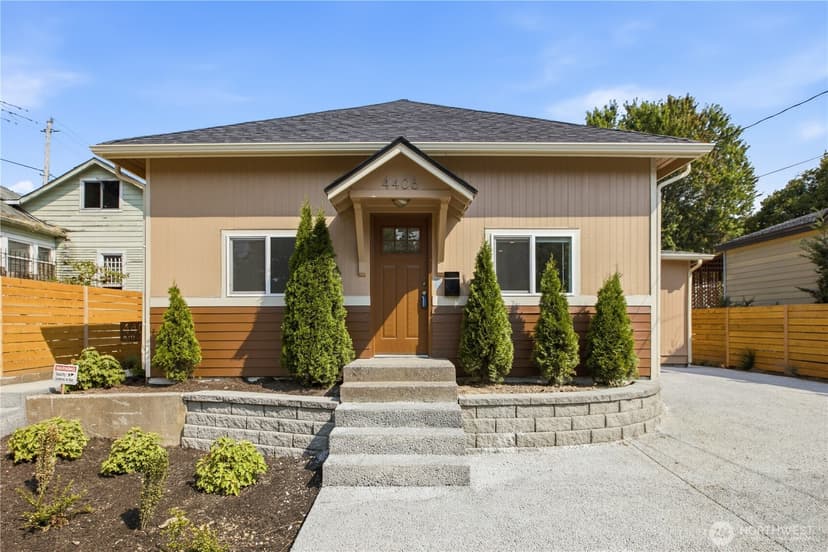 Property photo for 4406 S Othello street, Seattle