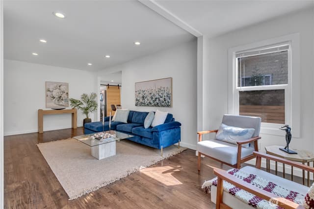 Property photo for 4406 S Othello street, Seattle photo 3