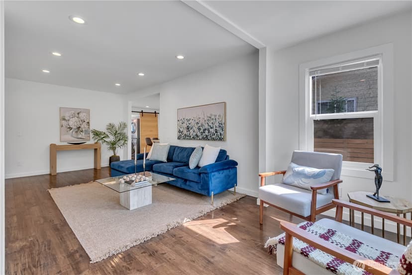 Property photo for 4406 S Othello street, Seattle photo 3