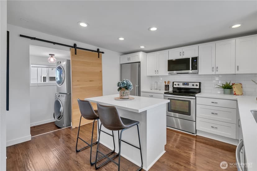Property photo for 4406 S Othello street, Seattle photo 8