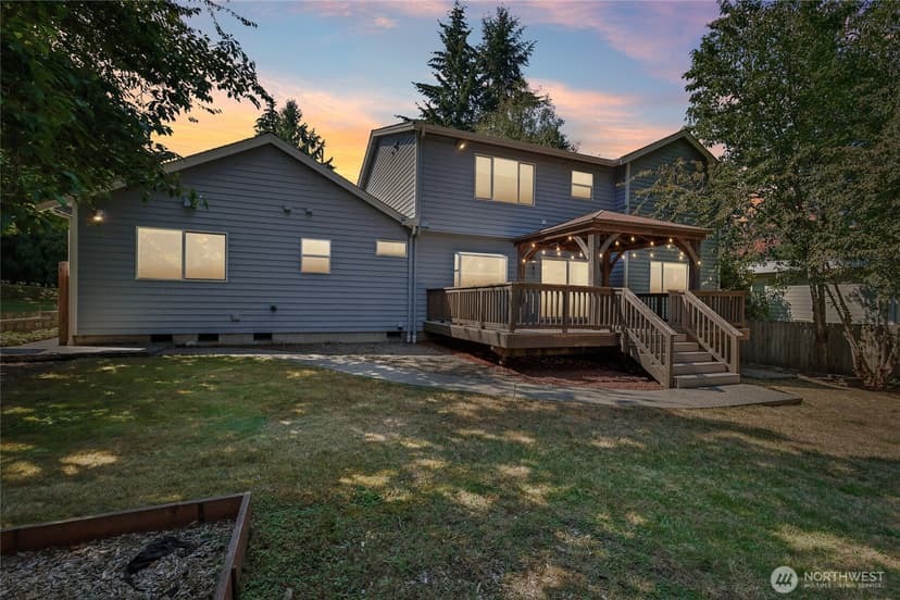 Property photo for 15816 84th Avenue NE, Kenmore photo 32