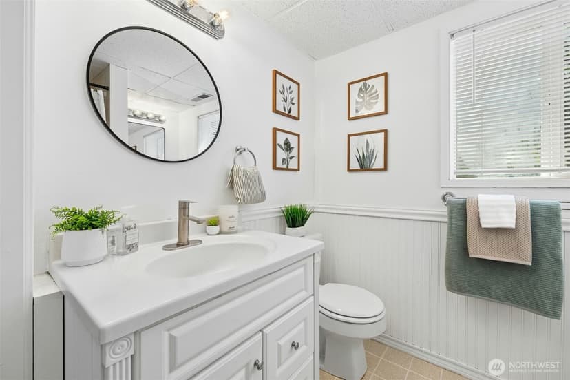 Property photo for 711 Eagle Cliff Rd NE, Bainbridge Island photo 16