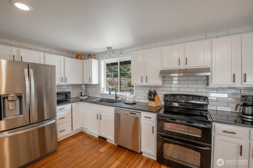 Property photo for 22605 115 Street Ct E, Bonney Lake photo 8