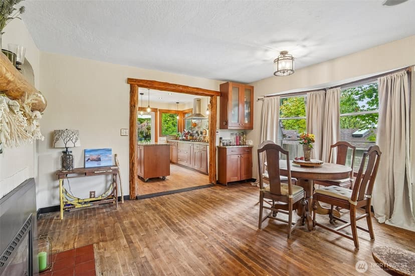 Property photo for 10747 56th Avenue S, Seattle photo 9