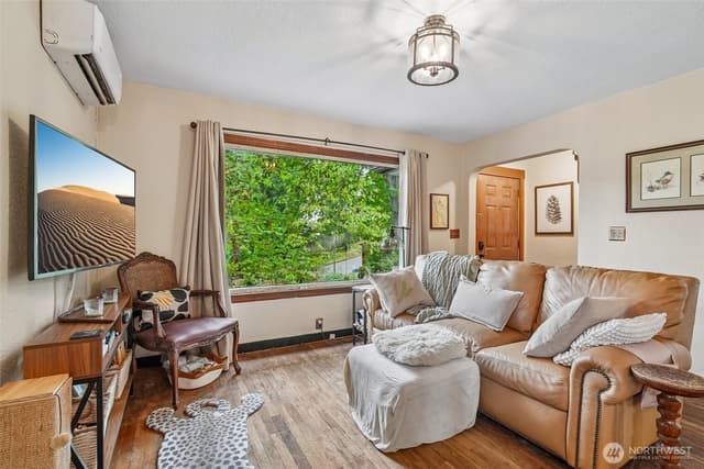 Property photo for 10747 56th Avenue S, Seattle photo 4