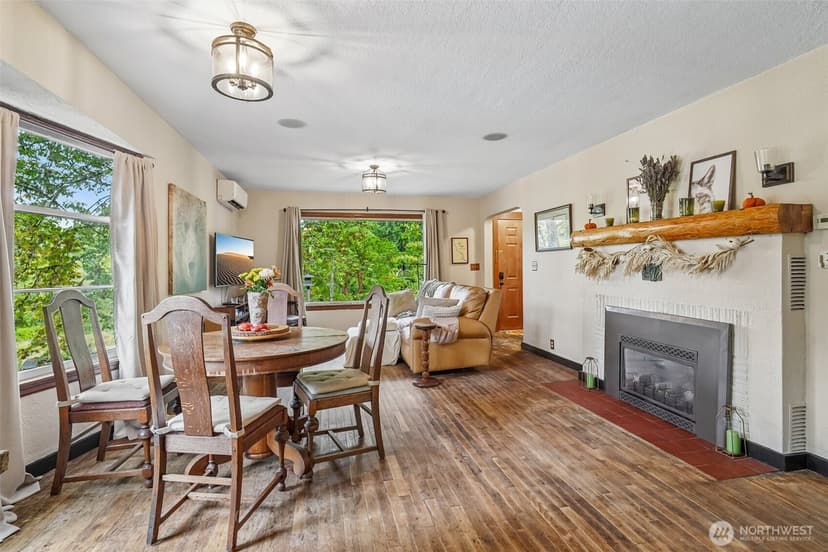 Property photo for 10747 56th Avenue S, Seattle photo 6