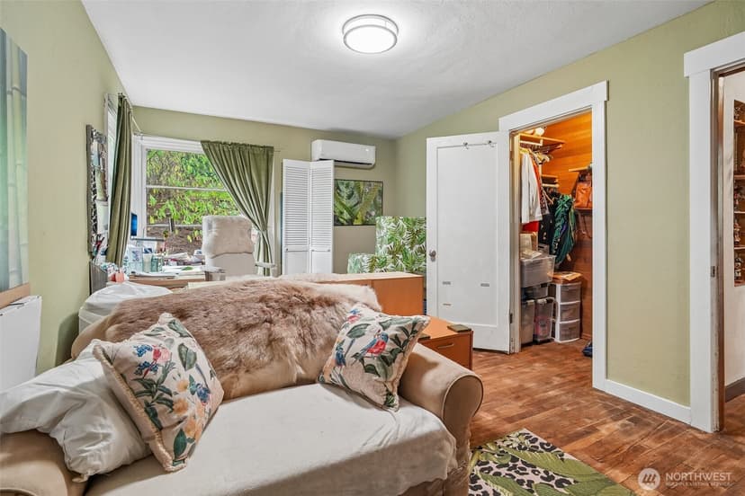 Property photo for 10747 56th Avenue S, Seattle photo 19