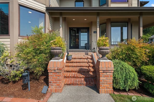 Property photo for 21 33rd Avenue Ct NW, Gig Harbor photo 3