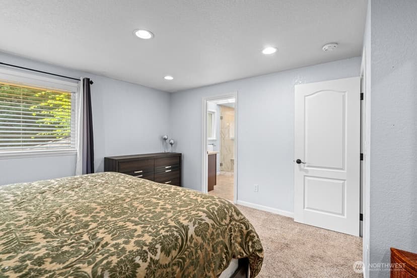 Property photo for 10429 34th Drive SE, Everett photo 14