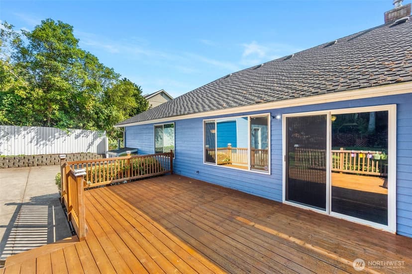 Property photo for 3902 Larchmont Avenue NE, Tacoma photo 35